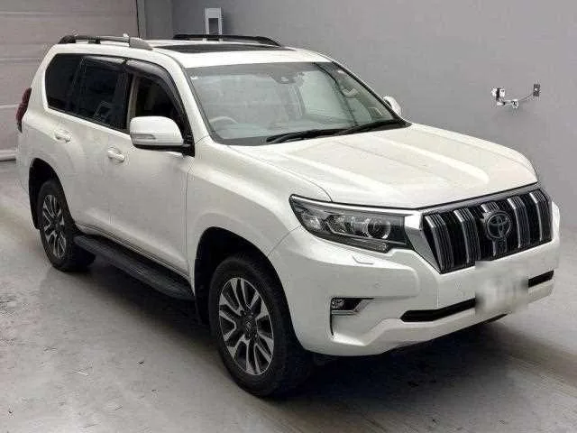 Toyota Land Cruiser Prado 2022 — фото 1, купить с доставкой в Москву