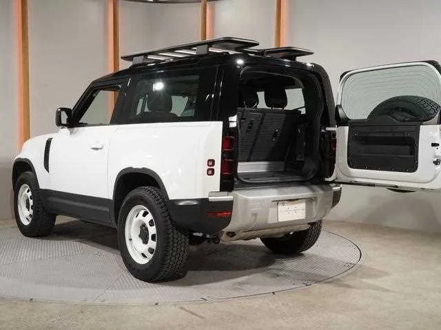 Land Rover Defender 2023 — миниатюра 3