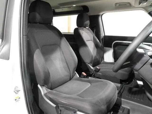 Land Rover Defender 2023 — миниатюра 4