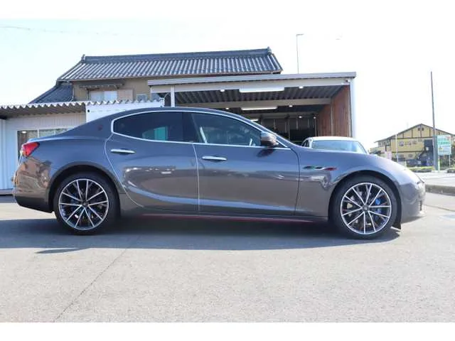 Maserati Ghibli 2023 — миниатюра 5