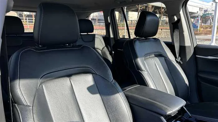 Jeep Grand Cherokee 2023 — миниатюра 3