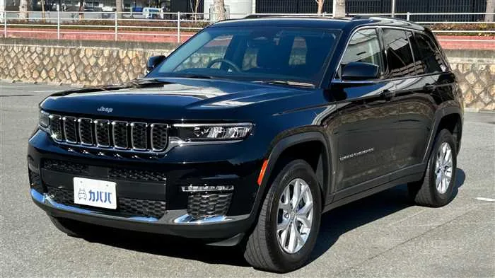 Jeep Grand Cherokee 2023 — фото 1, купить с доставкой в Москву