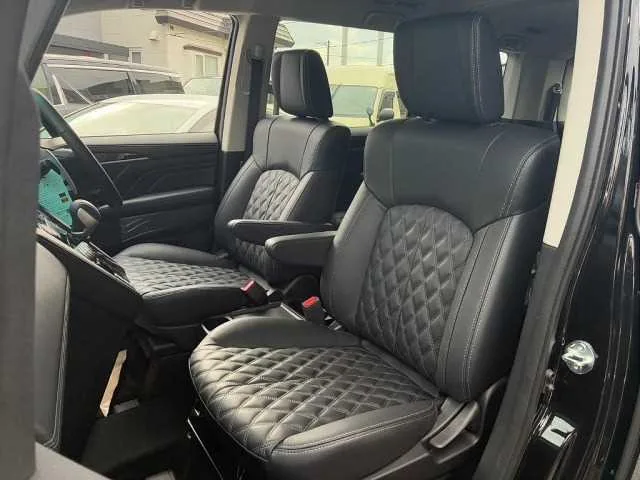 Mitsubishi Delica D:5 2025 — миниатюра 3