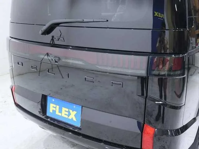Mitsubishi Delica D:5 2025 — миниатюра 4