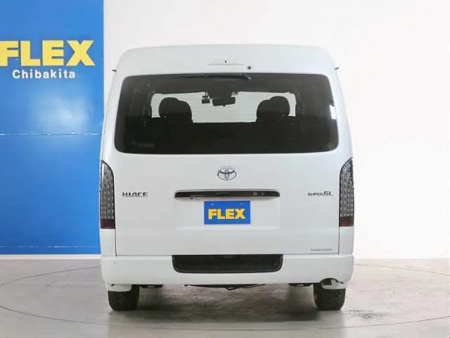 Toyota Hiace Van 2022 — миниатюра 3
