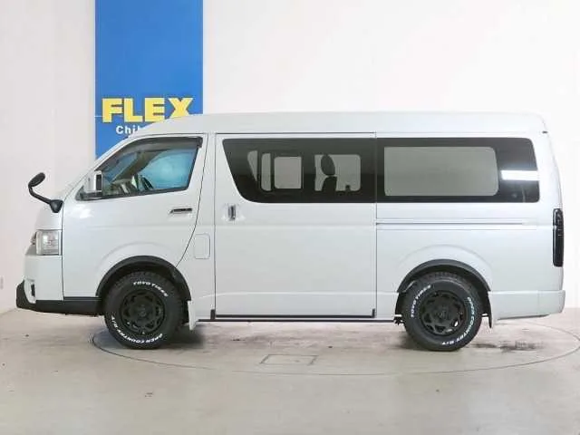 Toyota Hiace Van 2022 — миниатюра 5