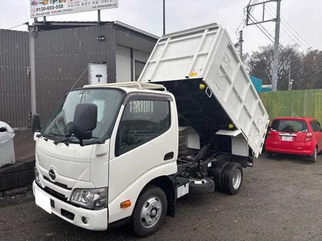 Hino Dutro 2025 — миниатюра 4