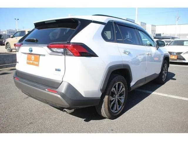 Toyota RAV4 2022 — миниатюра 3