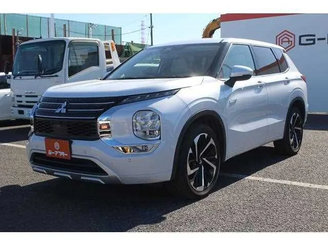 Mitsubishi Outlander 2022 — фото 1, купить с доставкой в Москву