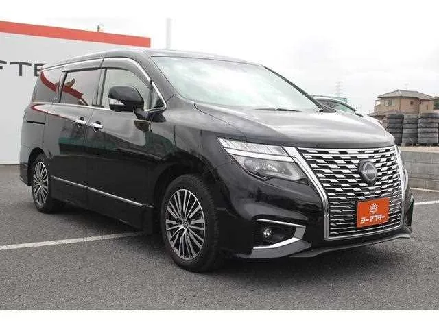 Nissan Elgrand 2023 — миниатюра 2