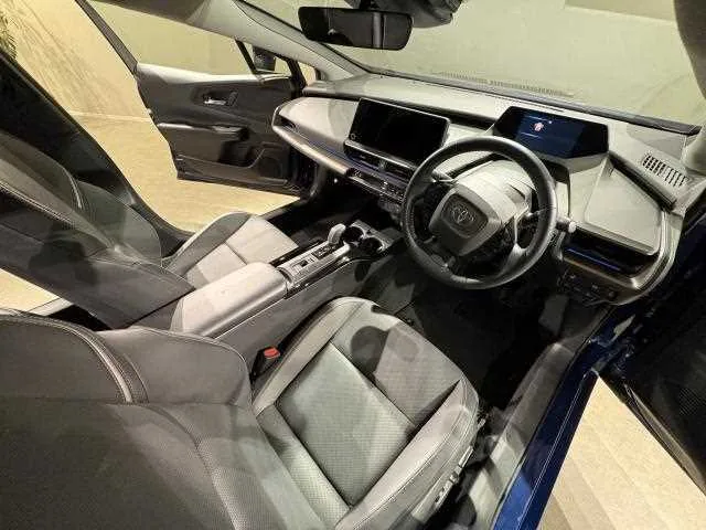 Toyota Prius 2023 — миниатюра 3
