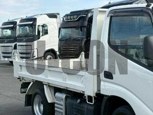Hino DUTRO 2024 — миниатюра 2