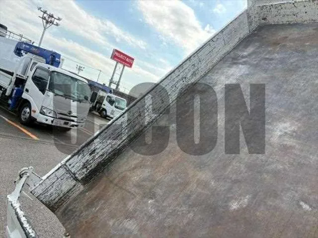 Hino DUTRO 2024 — миниатюра 3