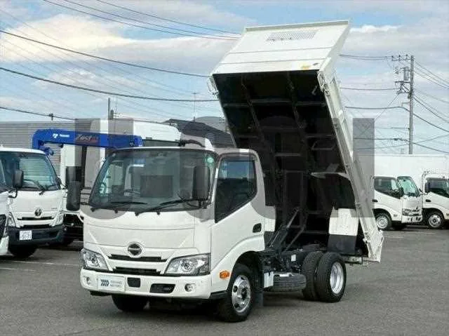 Hino DUTRO 2024 — фото 1, купить с доставкой в Москву