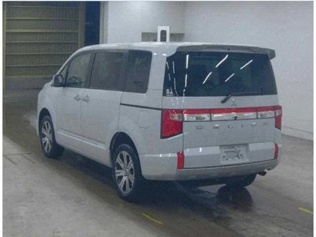 Mitsubishi Delica D:5 2022 — миниатюра 4