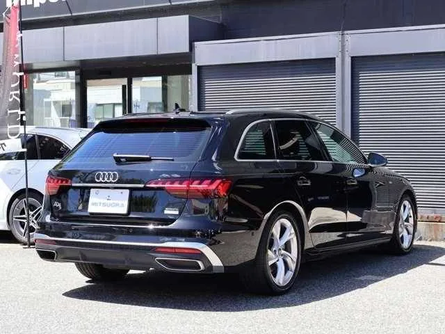 Audi A4 2023 — миниатюра 4