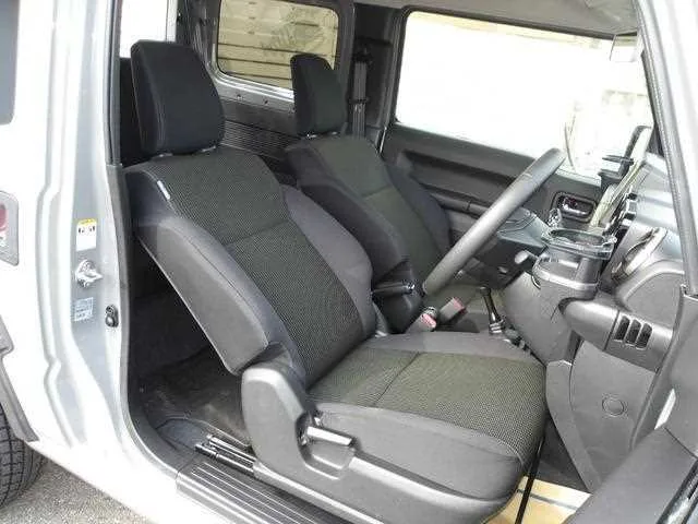 Suzuki Jimny 2023 — миниатюра 4