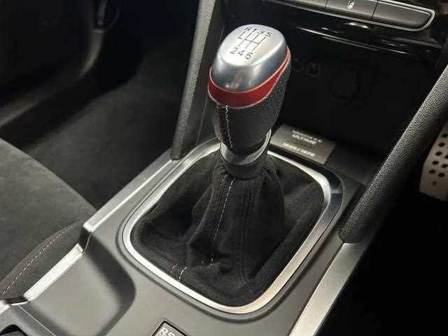 Renault Megane 2024 — миниатюра 4