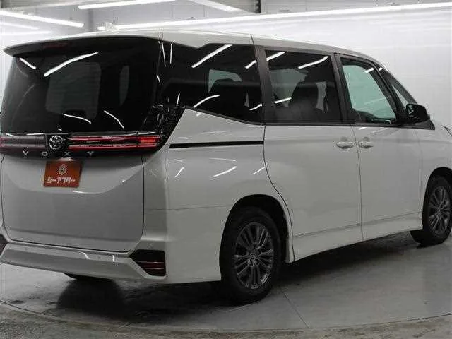 Toyota Voxy 2023 — миниатюра 5