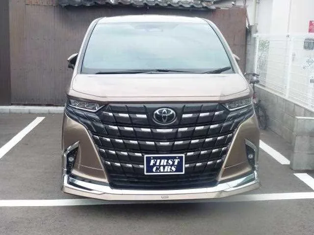 Toyota Alphard Hybrid 2024 — фото 1, купить с доставкой в Москву