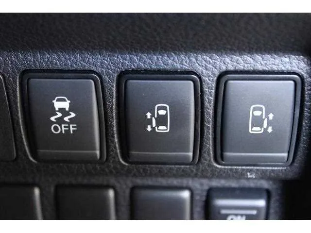 Nissan ELGRAND 2024 — миниатюра 2