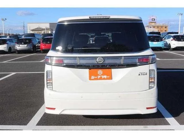 Nissan ELGRAND 2023 — миниатюра 2