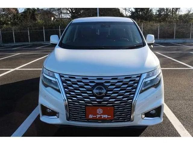 Nissan ELGRAND 2023 — миниатюра 4