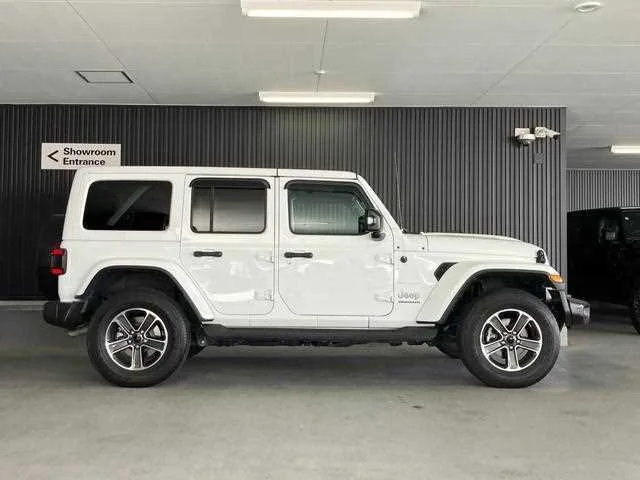 Jeep Wrangler 2023 — миниатюра 2