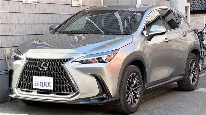 Lexus NX 350h 2022 — фото 1, купить с доставкой в Москву