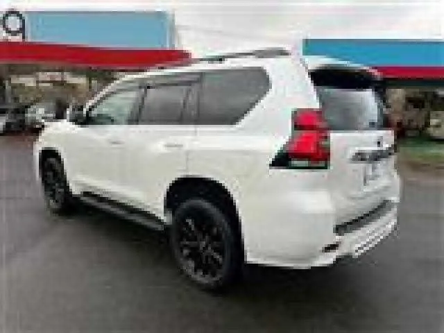 Toyota Land Cruiser Prado 2022 — миниатюра 4