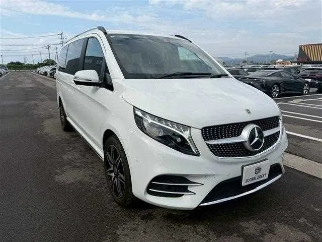 Mercedes-Benz V-Class 2023 — миниатюра 5