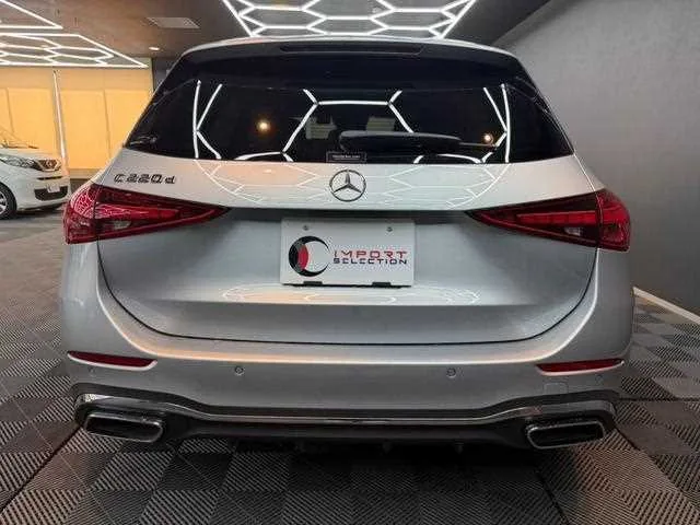 Mercedes-Benz C-Class 2022 — миниатюра 3