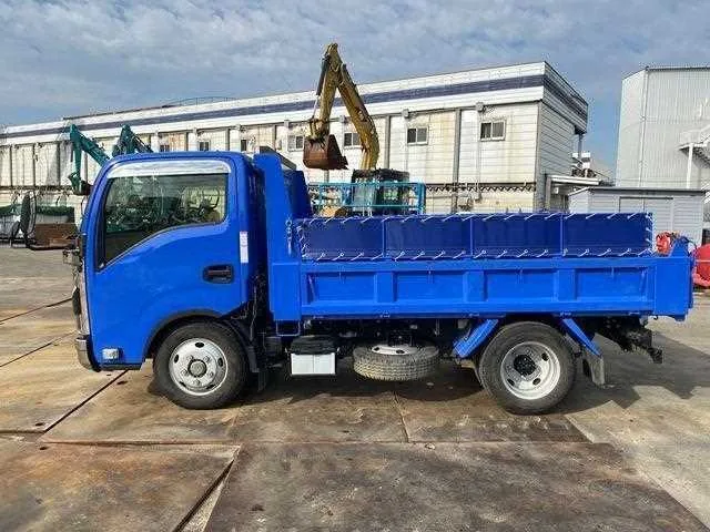 Isuzu Elf Truck 2023 — миниатюра 2