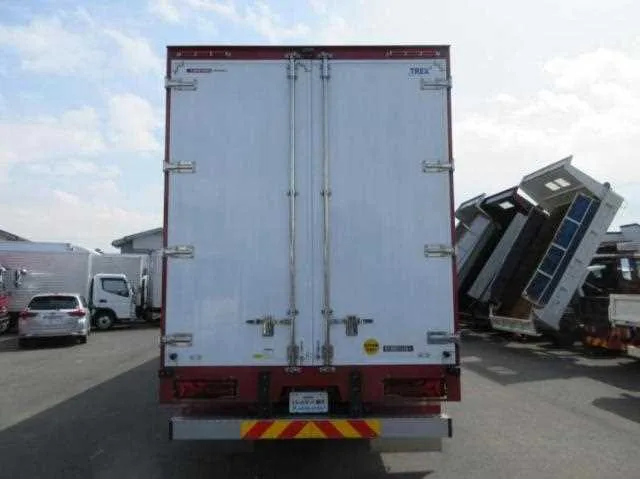 Mitsubishi Fuso Super Great 2025 — миниатюра 5