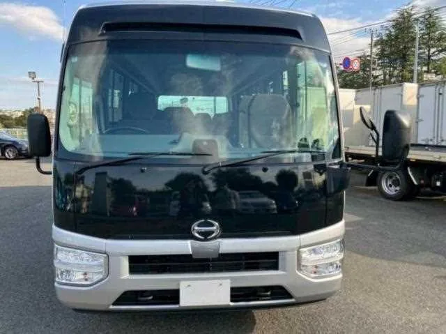 Hino Liesse 2025 — миниатюра 2