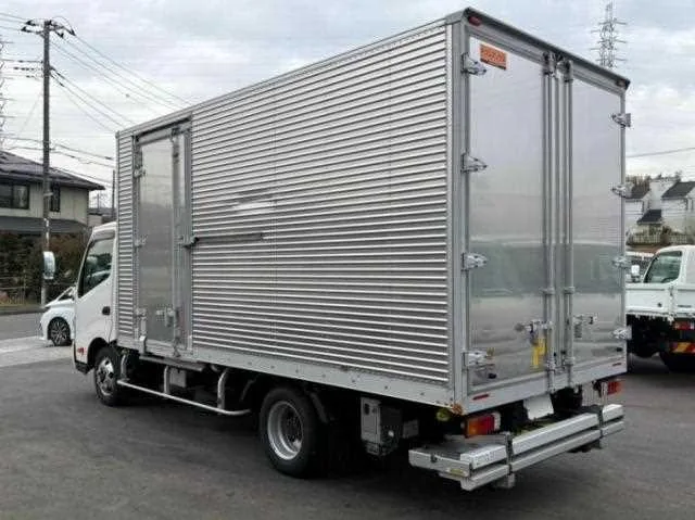 Hino Dutro 2024 — миниатюра 4