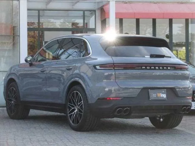 Porsche Cayenne 2024 — миниатюра 3