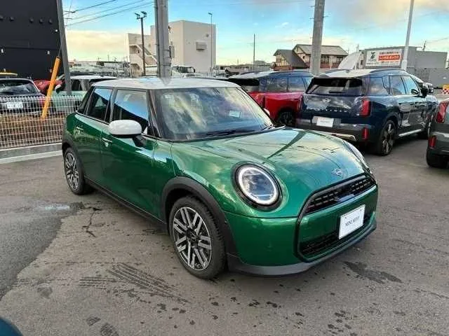 BMW MINI 2025 — миниатюра 3