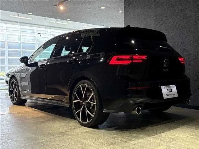 Volkswagen GOLF GTI 2023 — миниатюра 2