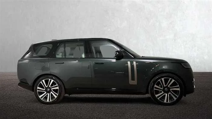 Land Rover Range Rover AUTOMATIC DIESEL 2023 — миниатюра 2
