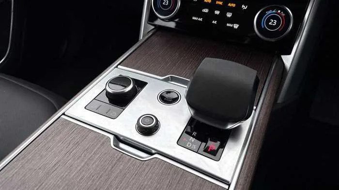 Land Rover Range Rover AUTOMATIC DIESEL 2023 — миниатюра 4