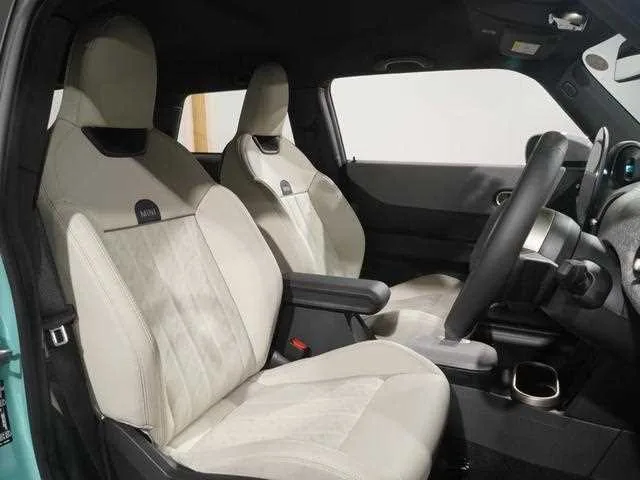 BMW MINI 2024 — миниатюра 2