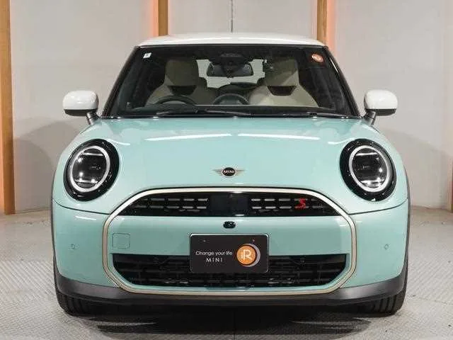 BMW MINI 2024 — миниатюра 3