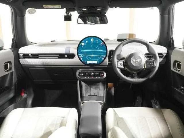 BMW MINI 2024 — миниатюра 4