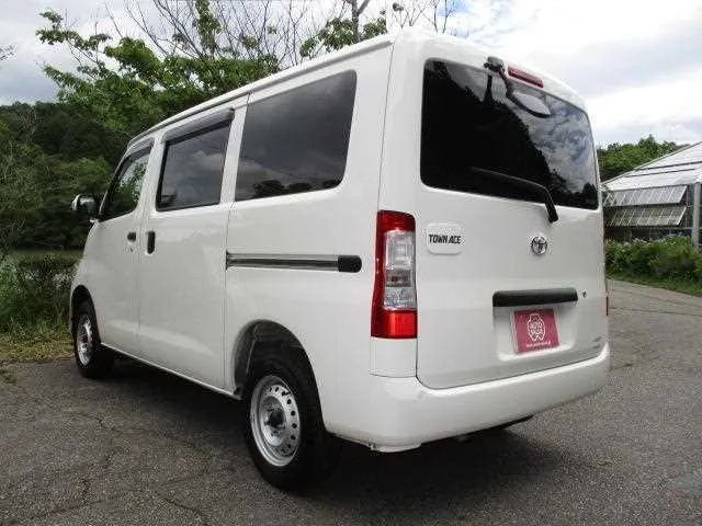 Toyota TOWNACE VAN 2023 — миниатюра 3