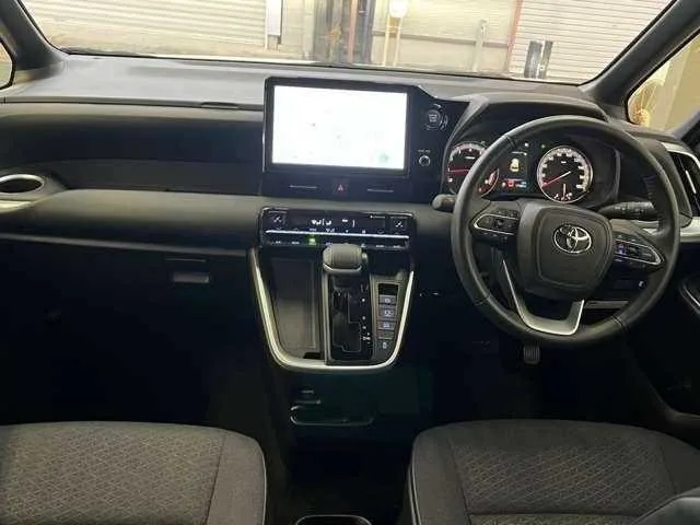 Toyota NOAH 2023 — миниатюра 3