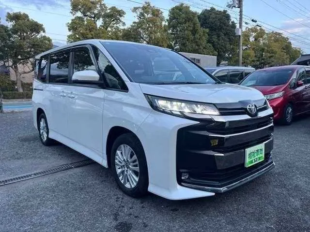 Toyota NOAH 2023 — миниатюра 4
