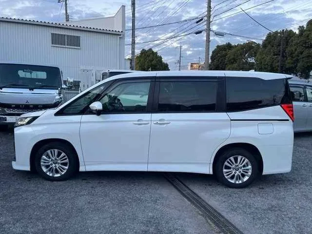 Toyota NOAH 2023 — миниатюра 5