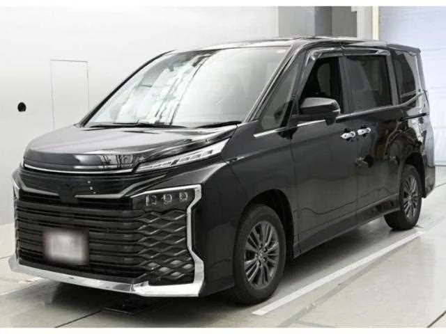 Toyota Voxy 2024 — фото 1, купить с доставкой в Москву
