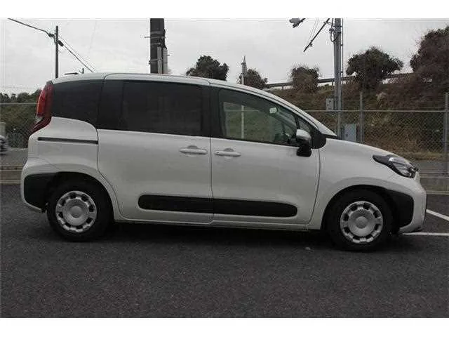 Toyota Sienta 2023 — миниатюра 5